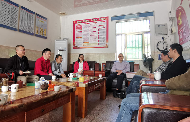 座谈会现场.jpg 座谈会现场.jpg