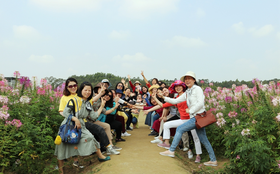 花海合影2.jpg